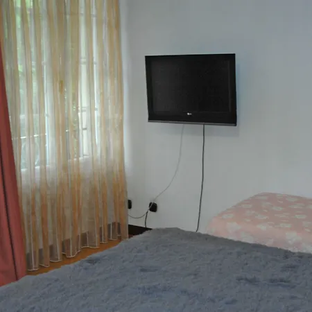 Santacruz Hotel *
