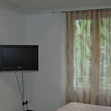 Santacruz * Ов'єдо