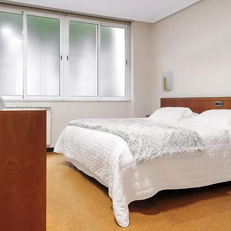 Santacruz Hotel *