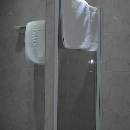 Santacruz Hotel *